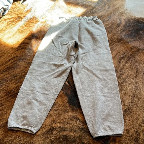Hanes sweatpants - Picture 2 of 4